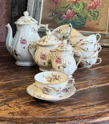 Bernardaud Limoges porcelain tea service with teapot, sugar bowl, milk jug, cups and saucers