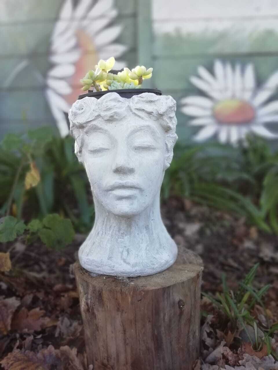 Lilly Planter
