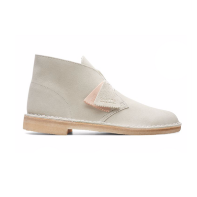 CLARKS MEN OFF WHITE SUEDE DESERT BOOT 26165799
