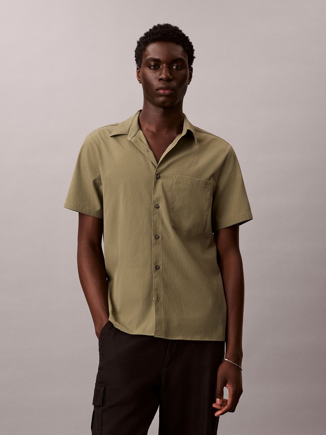 CALVIN KLEIN MEN SOLID CLASSIC S/S SHIRT 4LF109G251