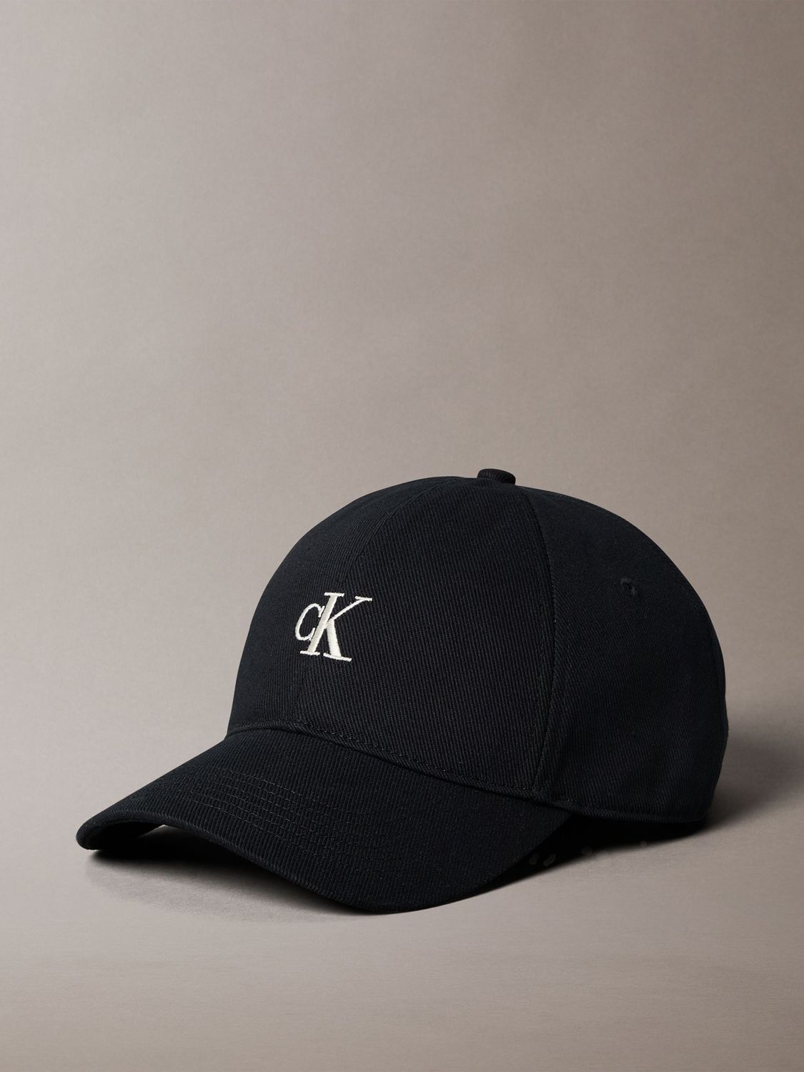 CALVIN KLIEN MEN MONOGRAM CAP 4G5002G001