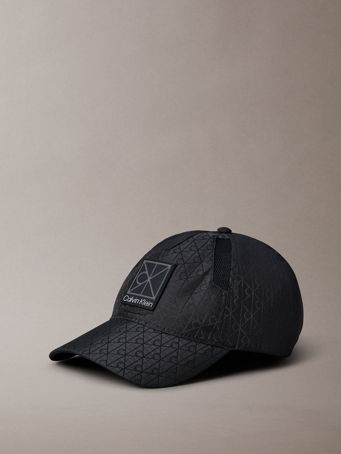 CALVIN KLIEN MEN UTILITY TECH NYLON CAP 4D5086G001