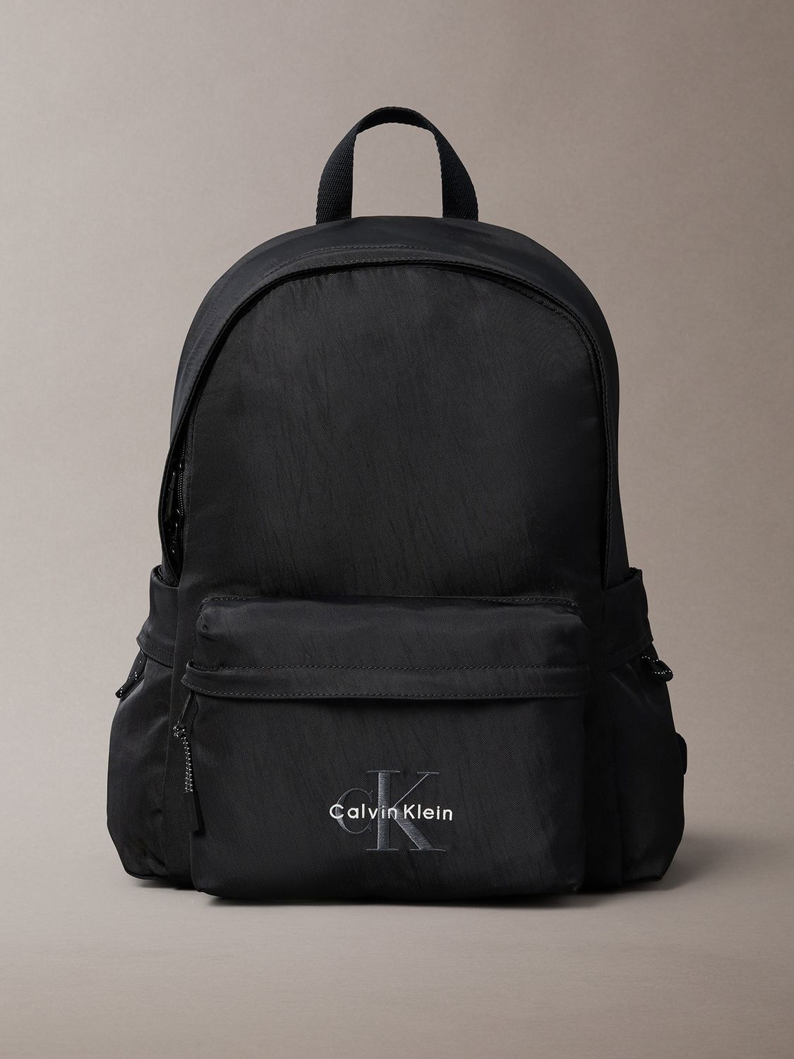CALVIN KLEIN MEN BOLD ROUND BACKPACK 4D3114G001