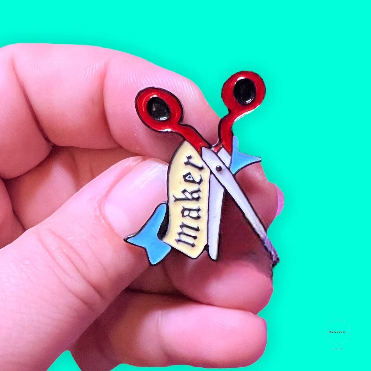 Maker - Crafty - Crafter - Craft - Scissors - Needle Minder - Pin - Magnet