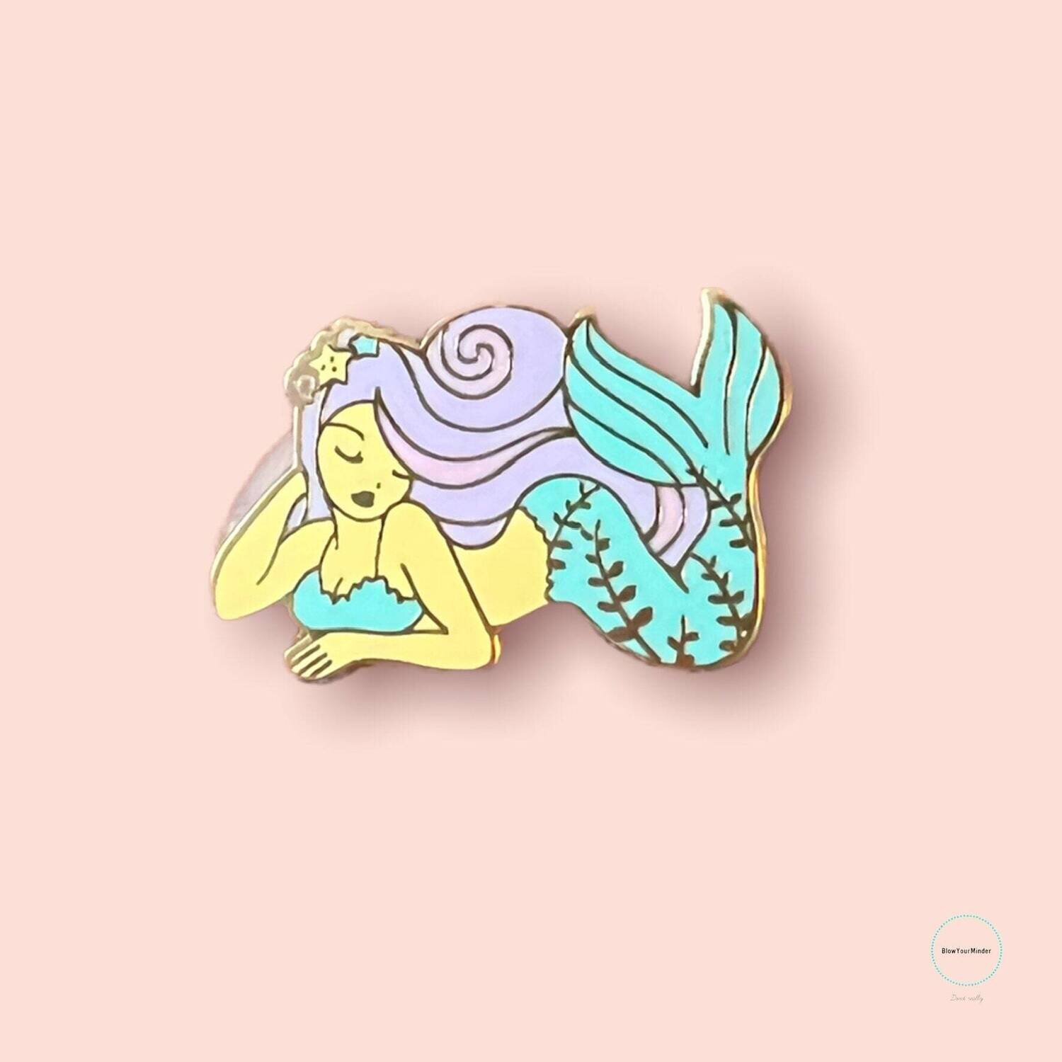 Beautiful Mermaid - Needle Minder - Pin - Magnet