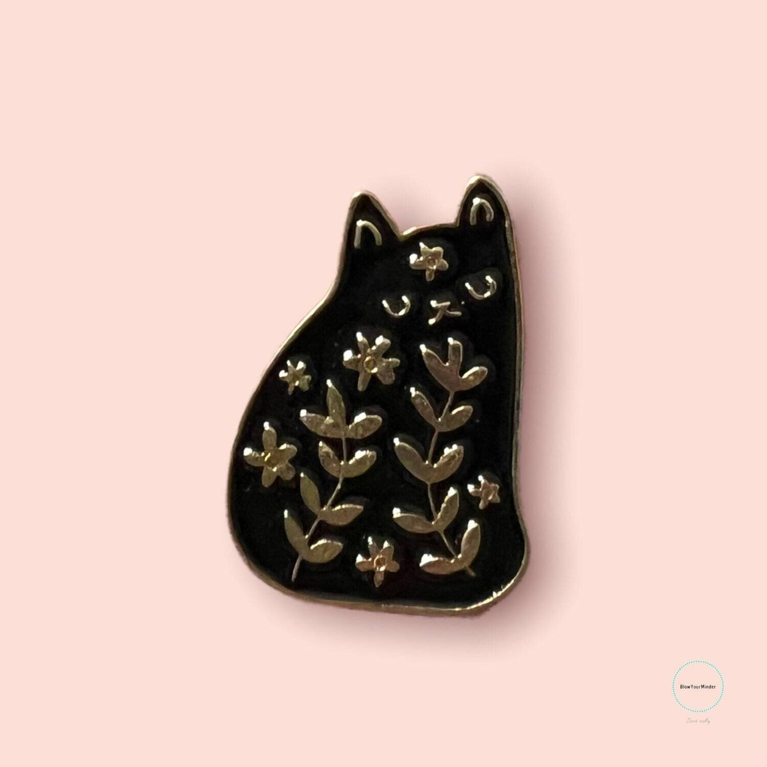 Unamused Cat - Funny - Snarky - Needle Minder - Pin - Magnet