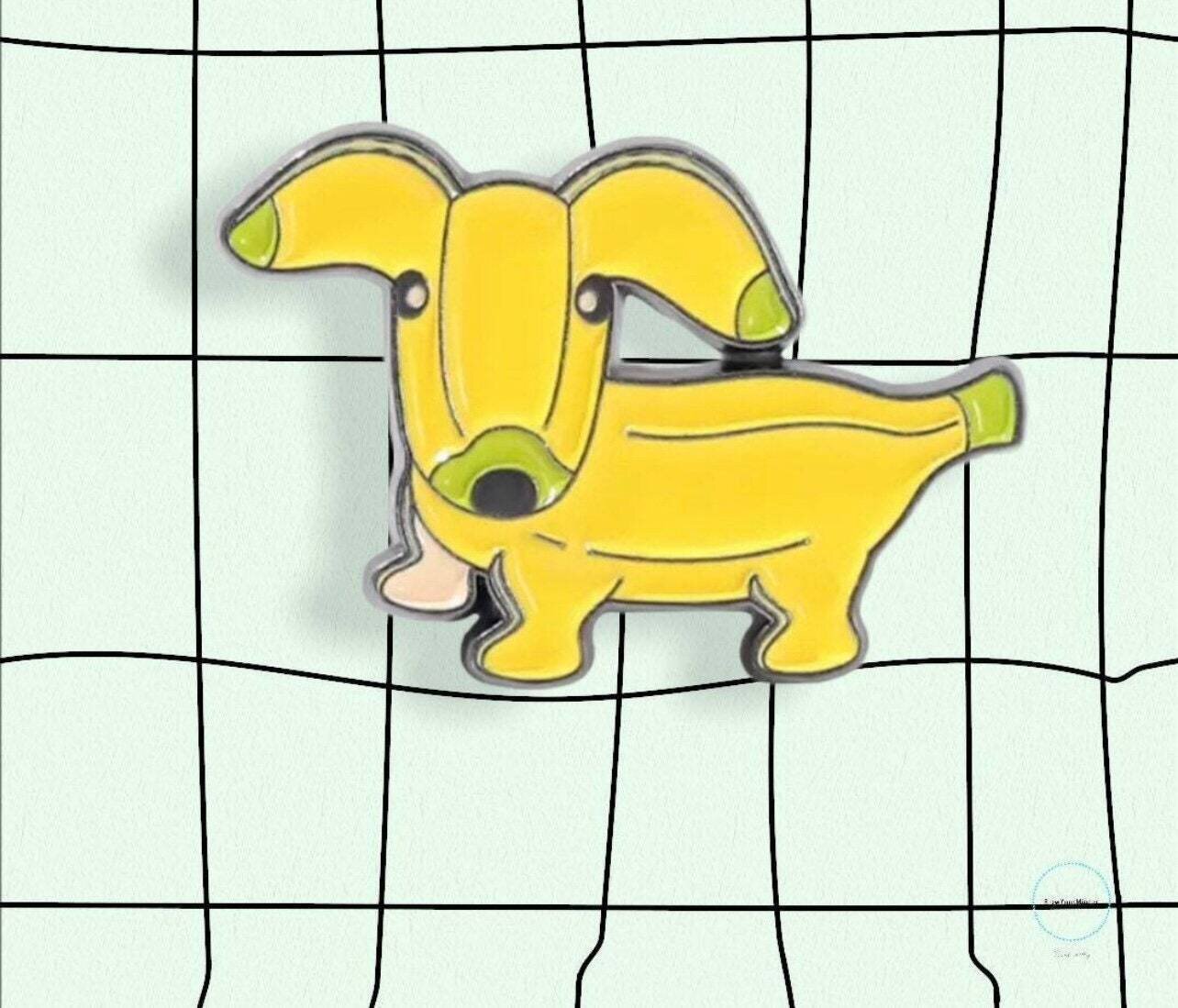 Dog - Banana - Animal - Fruit - Funny - Needle Minder - Pin - Magnet