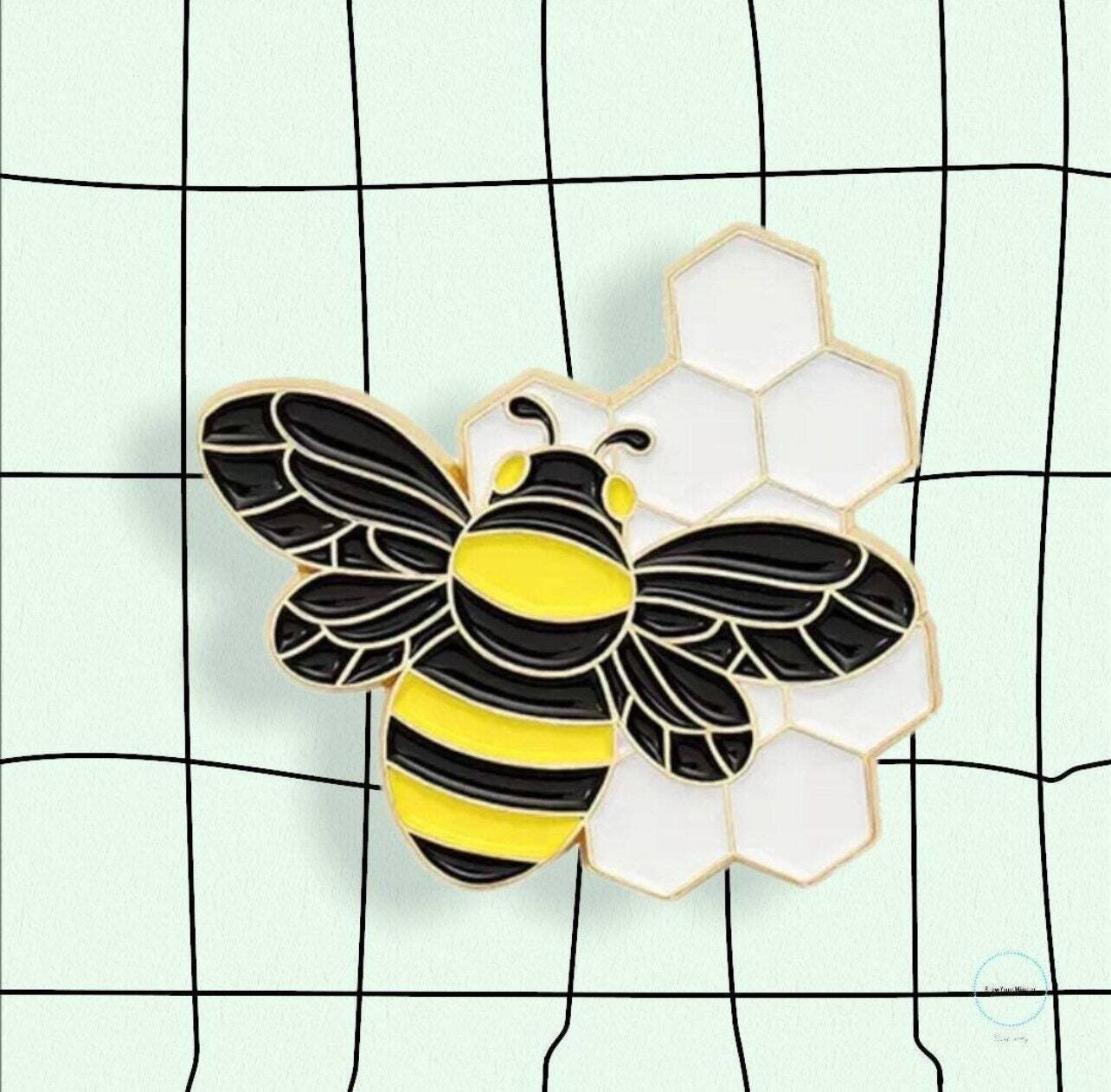 Bee - Insect - Bug - Honey Comb -  Needle Minder - Pin - Magnet