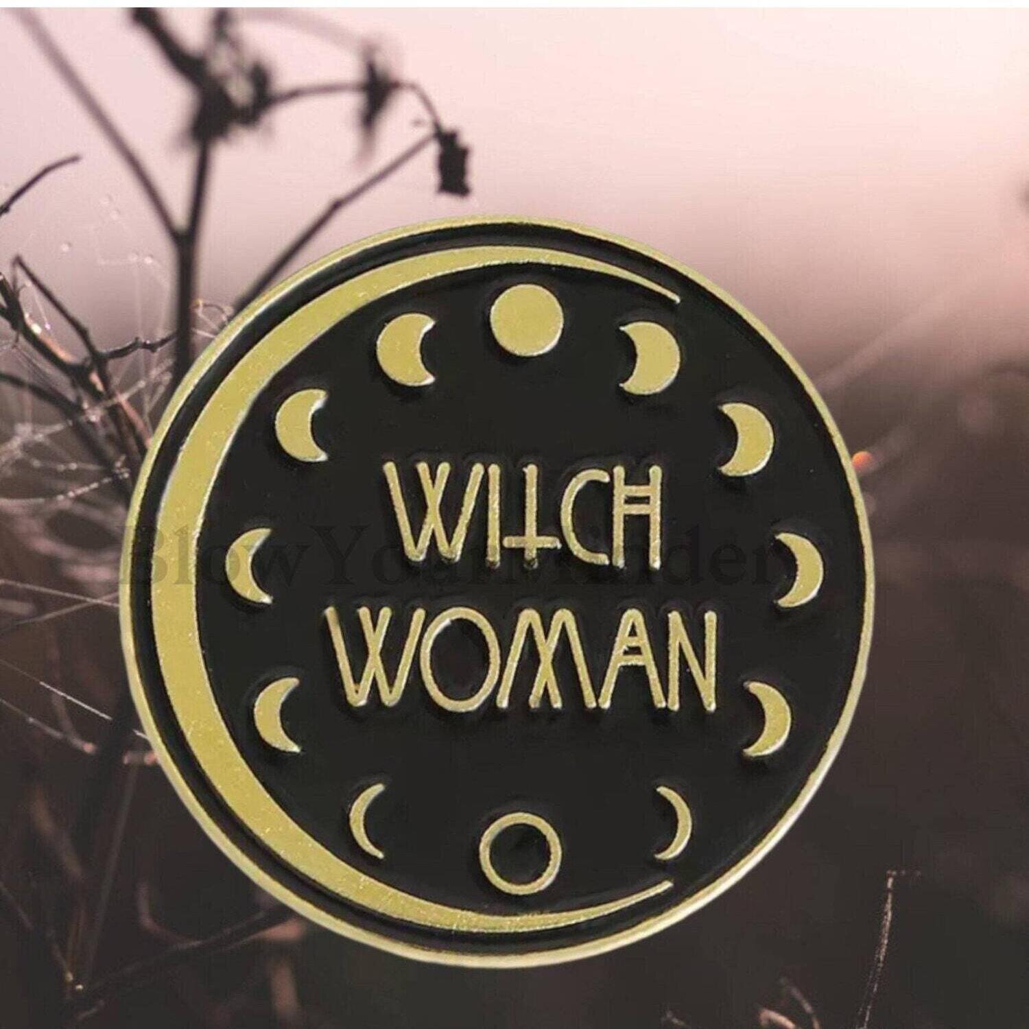 Witch Woman - Witchy - Goth - Witch - Gothic - Needle Minder - Pin - Magnet