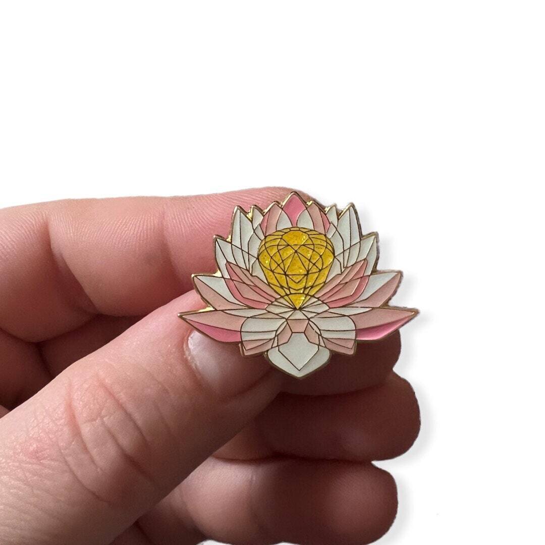 Lotus Flower - Beautiful - Needle Minder - Pin - Magnet