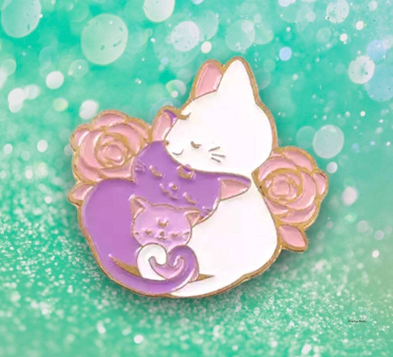 Cat - Family - Mom - Dad - Baby - Kitten - Kitty - Feline - Pet - Needle Minder - Pin - Magnet
