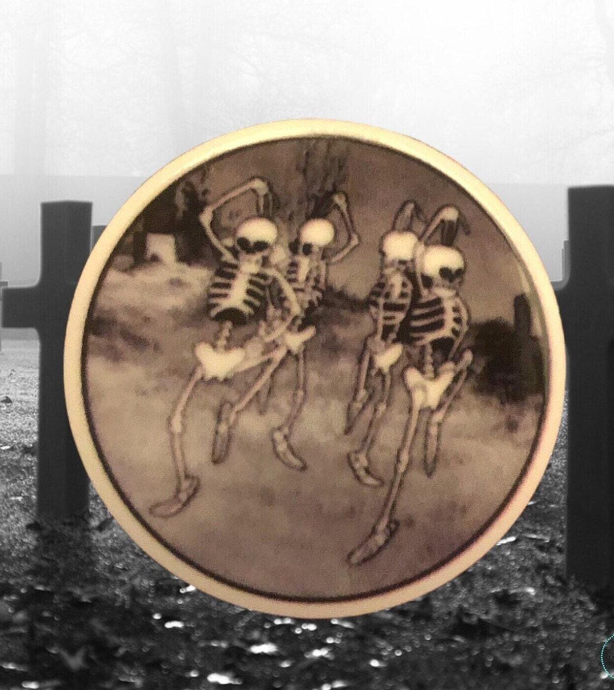 Spooky Scary Skeleton - Halloween - Acrylic - Needle Minder - Pin - Magnet