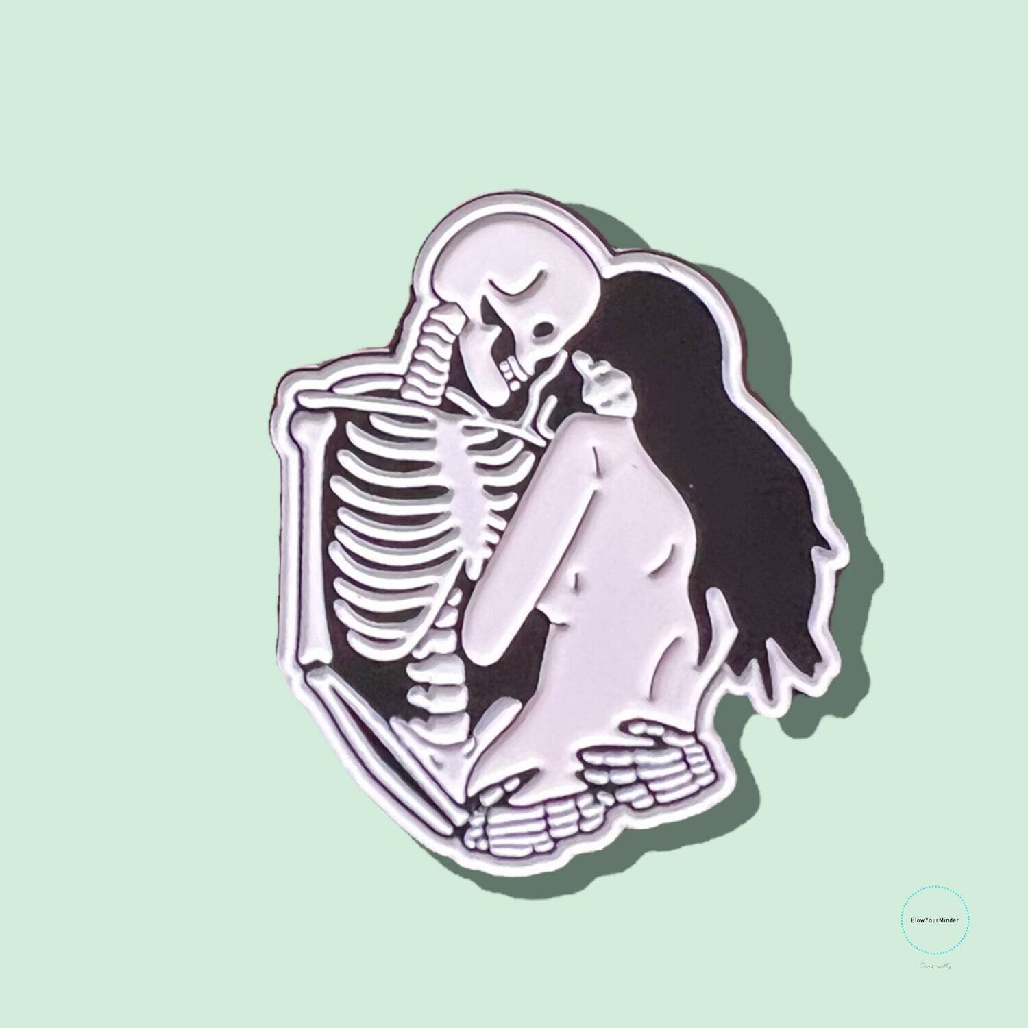 Gore Love - Needle Minder - Pin - Magnet
