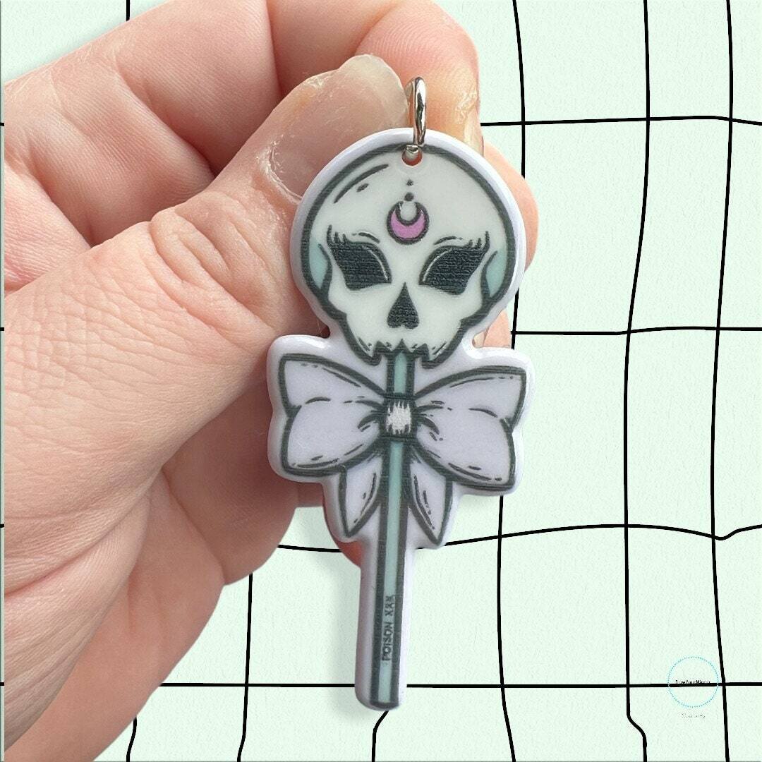 Skull Sucker -Gothic - Halloween - Pastel - Needle Minder - Pin - Magnet