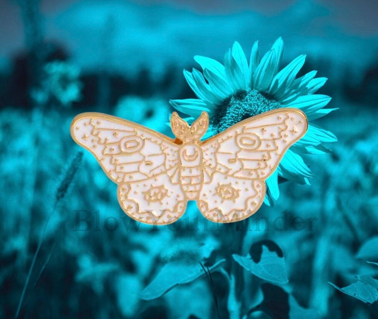 Butterfly - Moth - White - Witchy - Moon - Needle Minder - Pin - Magnet