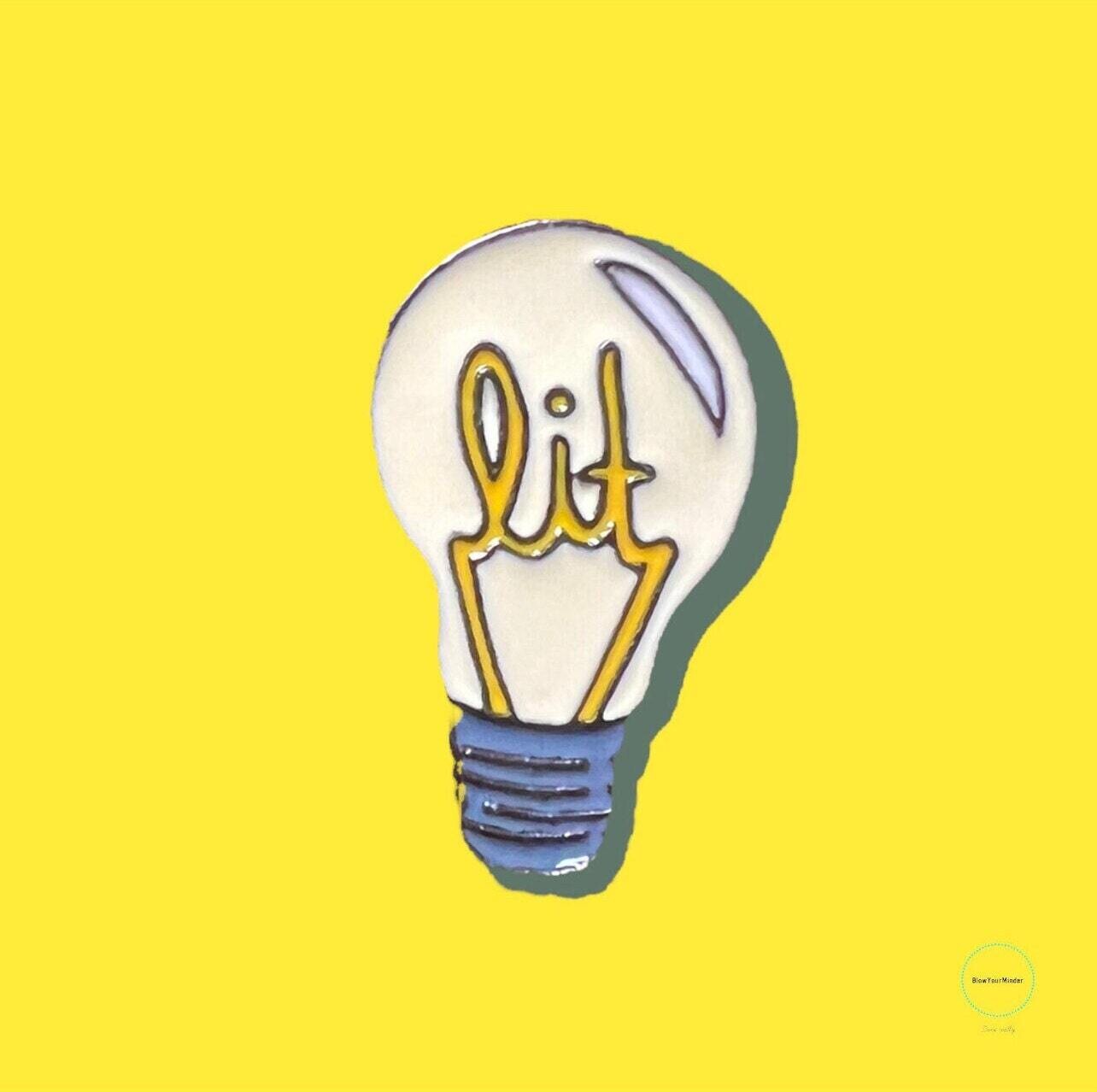 It’s Lit - Lightbulb - Funny - Pun - Needle Minder - Needle - Pin - Magnet