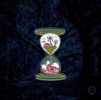 Hourglass - Hour Glass - Sands Of Time - Needle Minder - Pin - Magnet