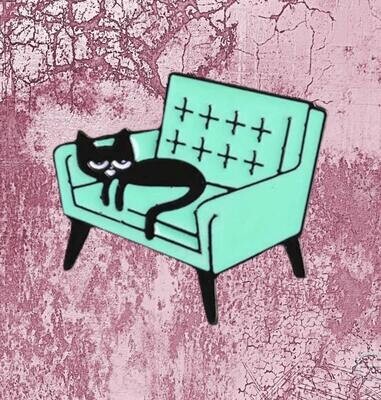 Snarky Cat - Couch - Funny - Needle Minder - Pin - Magnet