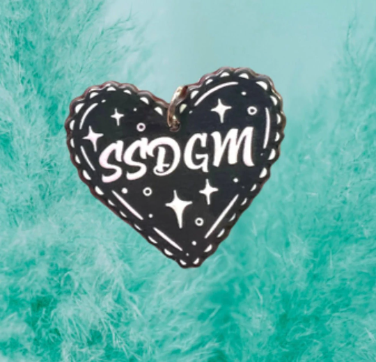 SSDGM - Stay Sexy Don&#39;t Get Murdered - Horror - Gothic - Goth - Charm - Needle Minder - Pin - Magnet