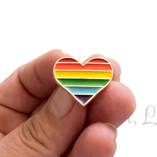 Rainbow Heart - LGBTQ - Cute - Needle Minder - Pin - Magnet