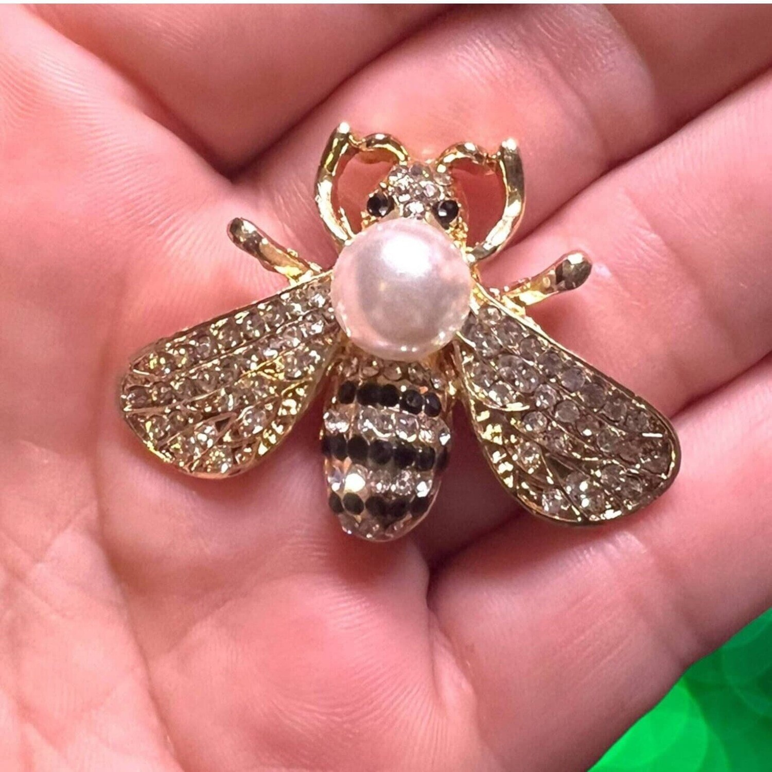 Beautiful Bee Brooch - Insect - Pin - Spring - Summer