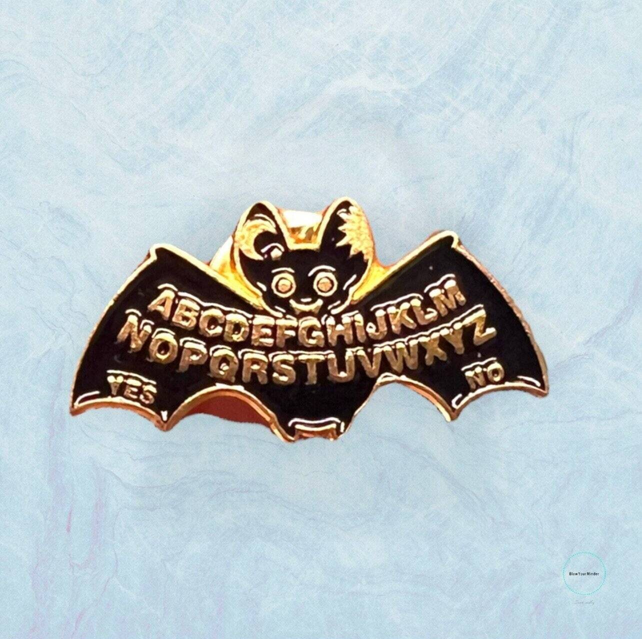 Ouija Bat - Minder - Needle - Pin - Magnet