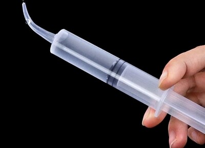 3 Curve Tip Glue Syringes
