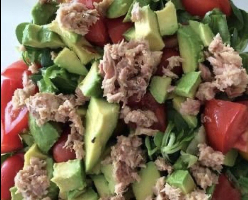Ensalada de atún con aguacate