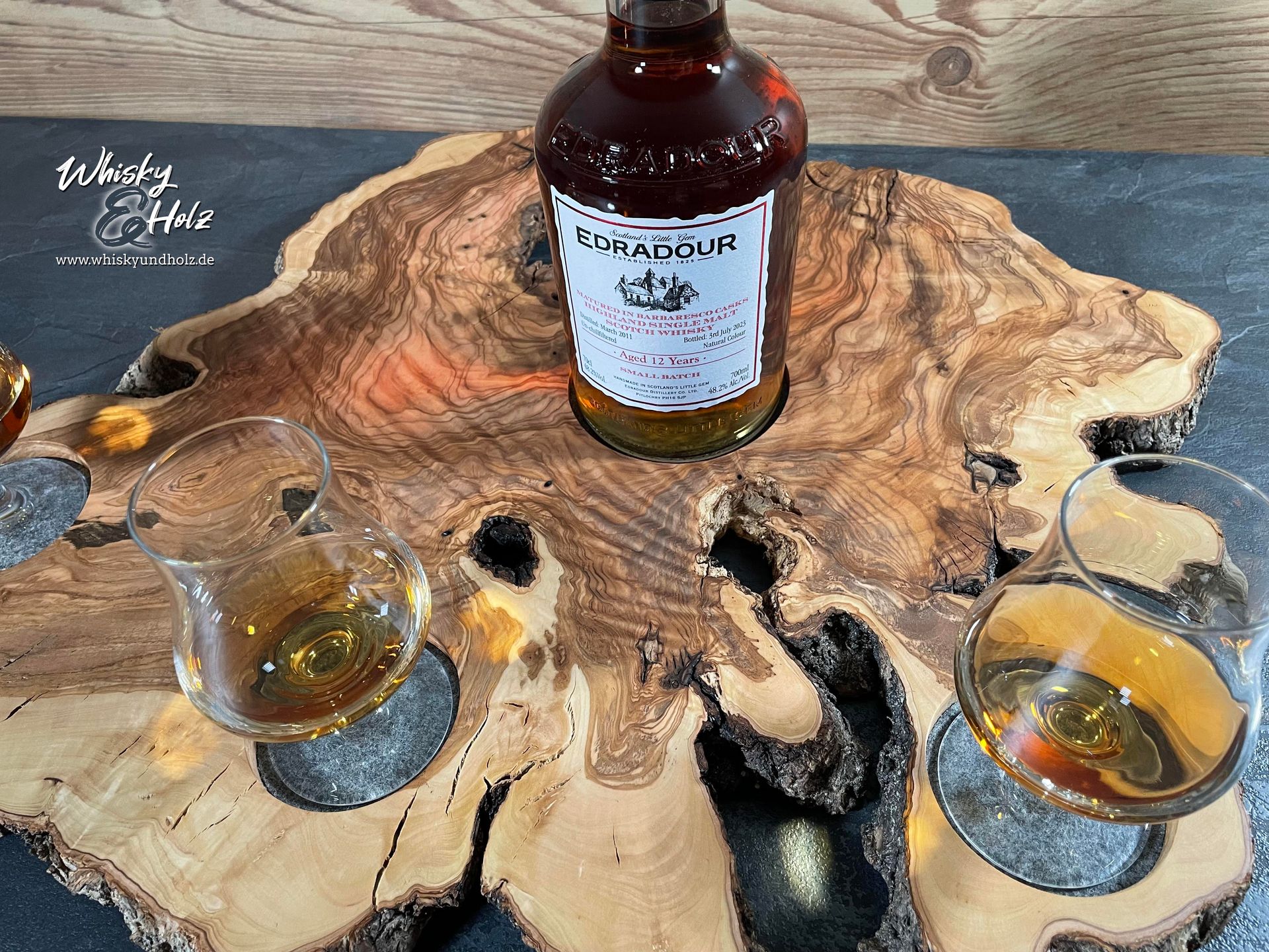 Shared Dram Board XL - Olivenholz Baumscheibe - für drei Personen - Whisky-Board