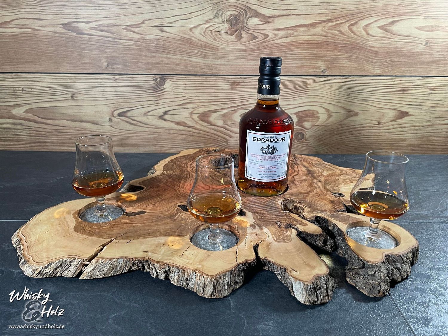 Shared Dram Board XL - Olivenholz Baumscheibe - für drei Personen - Whisky-Board