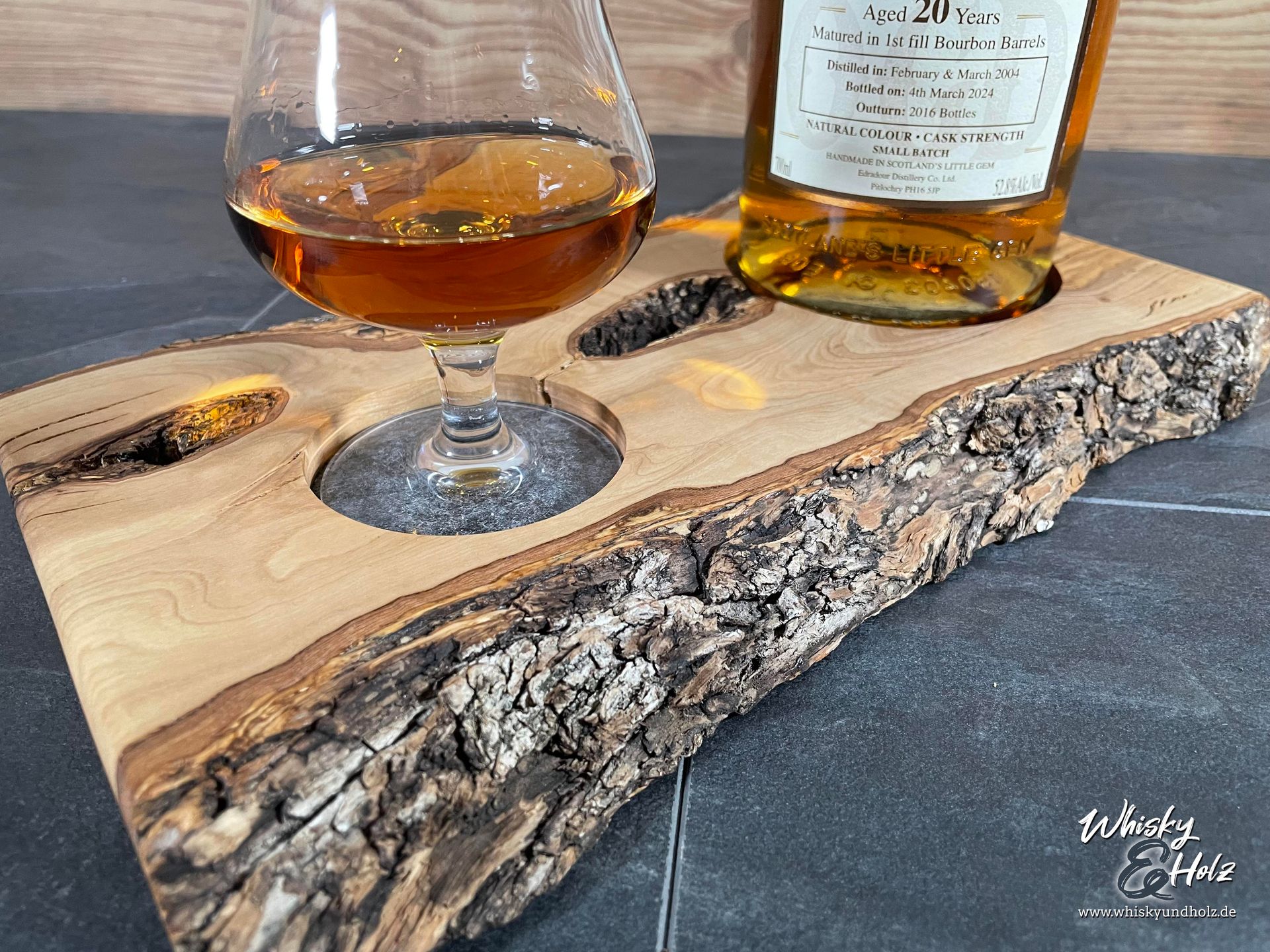 Single Dram Board - massive Olive mit Rinde - für eine Personen - Whisky-Board