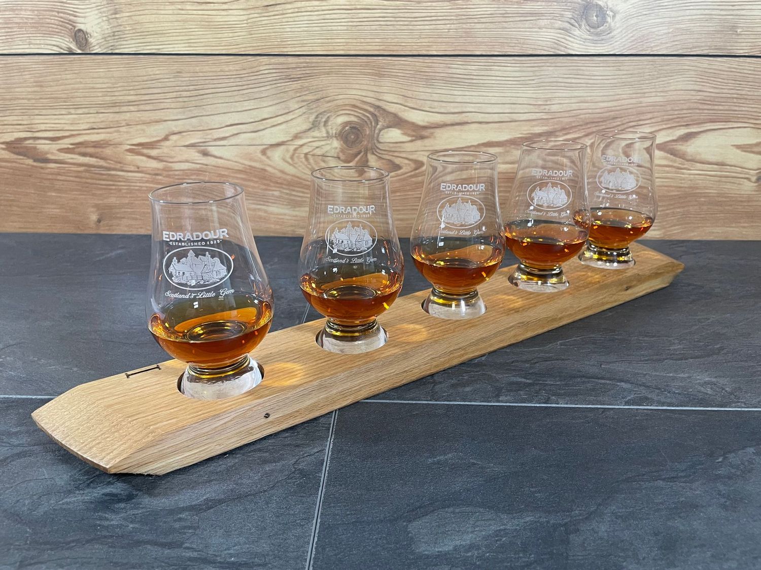 Tasting-Board - Fassdeckel vom Cask Wizard - für fünf Gläser - Whisky-Board (passend für Glencairn)