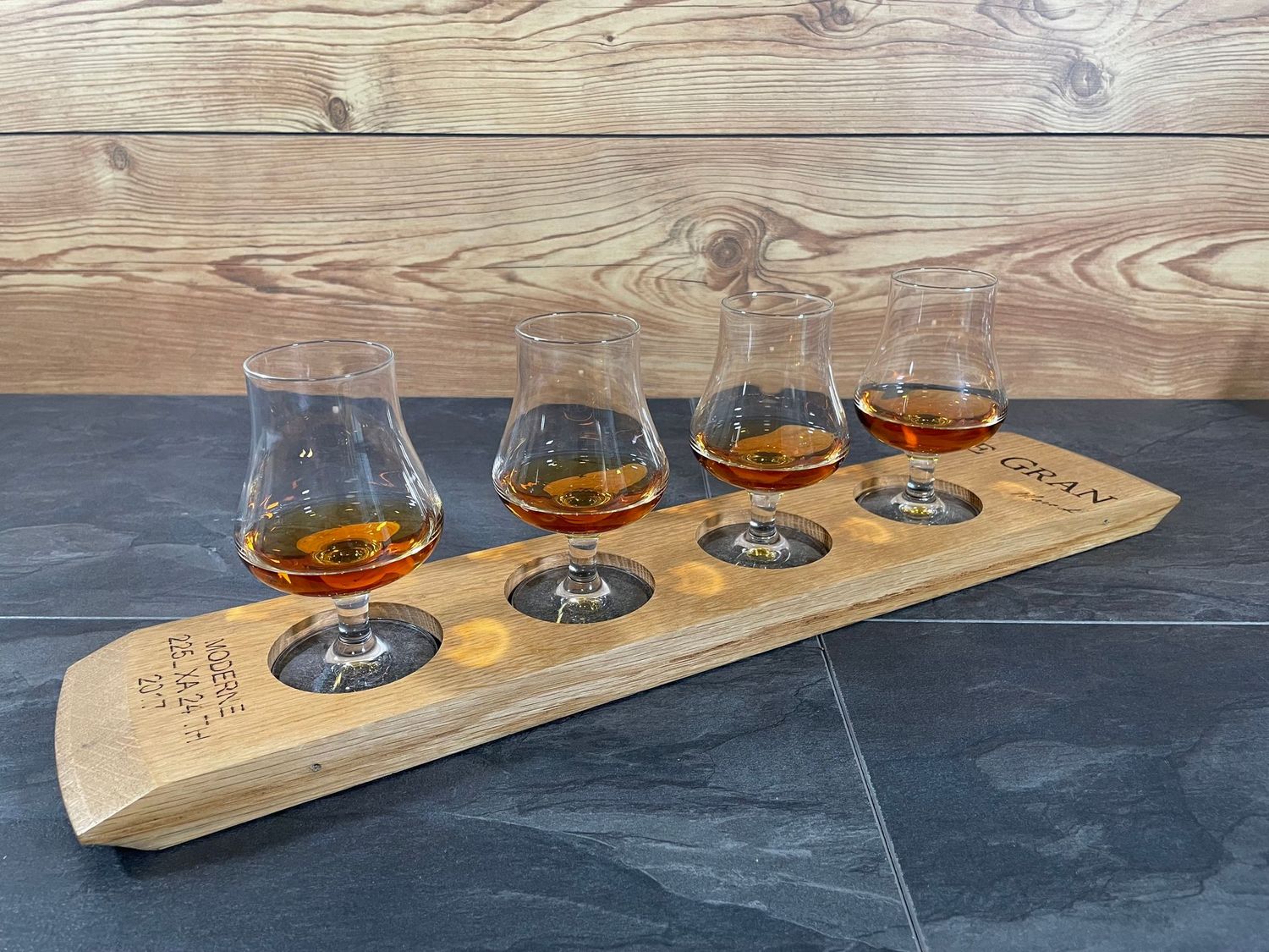 Tasting-Board - Fassdeckel vom Cask Wizard - für vier Gläser - Whisky-Board