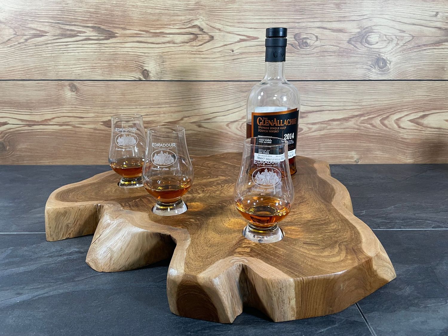 Shared Dram Board XL - Teak Baumscheibe - für drei Personen - Whisky-Board (passend für Glencairn)
