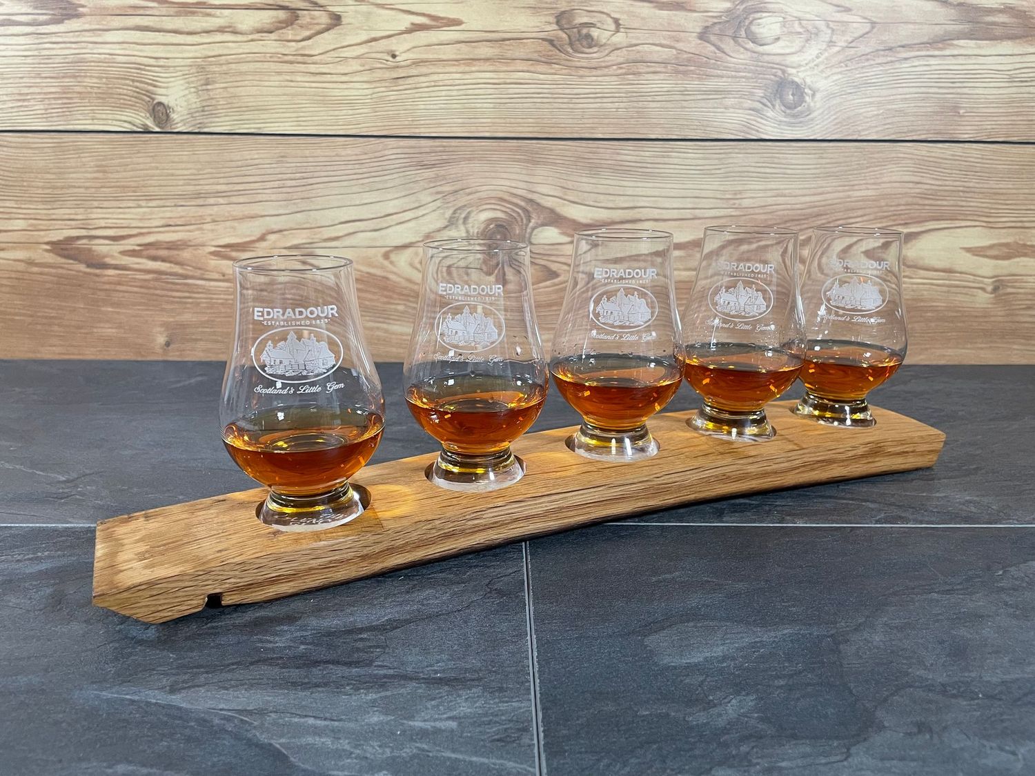 Tasting-Board - Fassdaube vom Cask Wizard - für fünf Gläser - Whisky-Board (passend für Glencairn) - personalisierbar