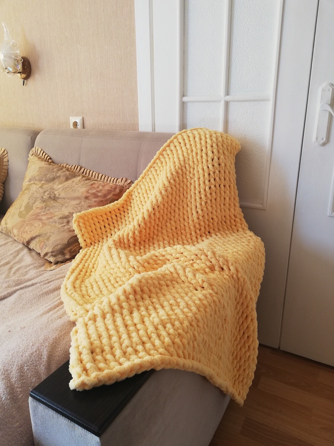 Плюшевый плед, мягкий плед для дивана, подарок на новоселье, ручная работа