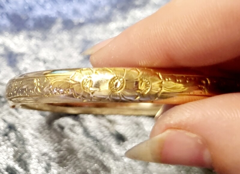 Art nouveau 17ct bangle
