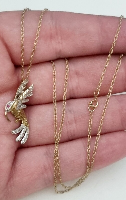 9CT GOLD, DIAMOND &amp; RUBY HUMMINGBIRD NECKLACE