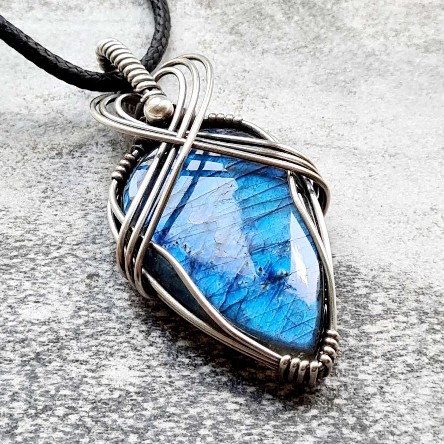 KALI - Flashy Blue Labradorite in sterling silver with necklace.