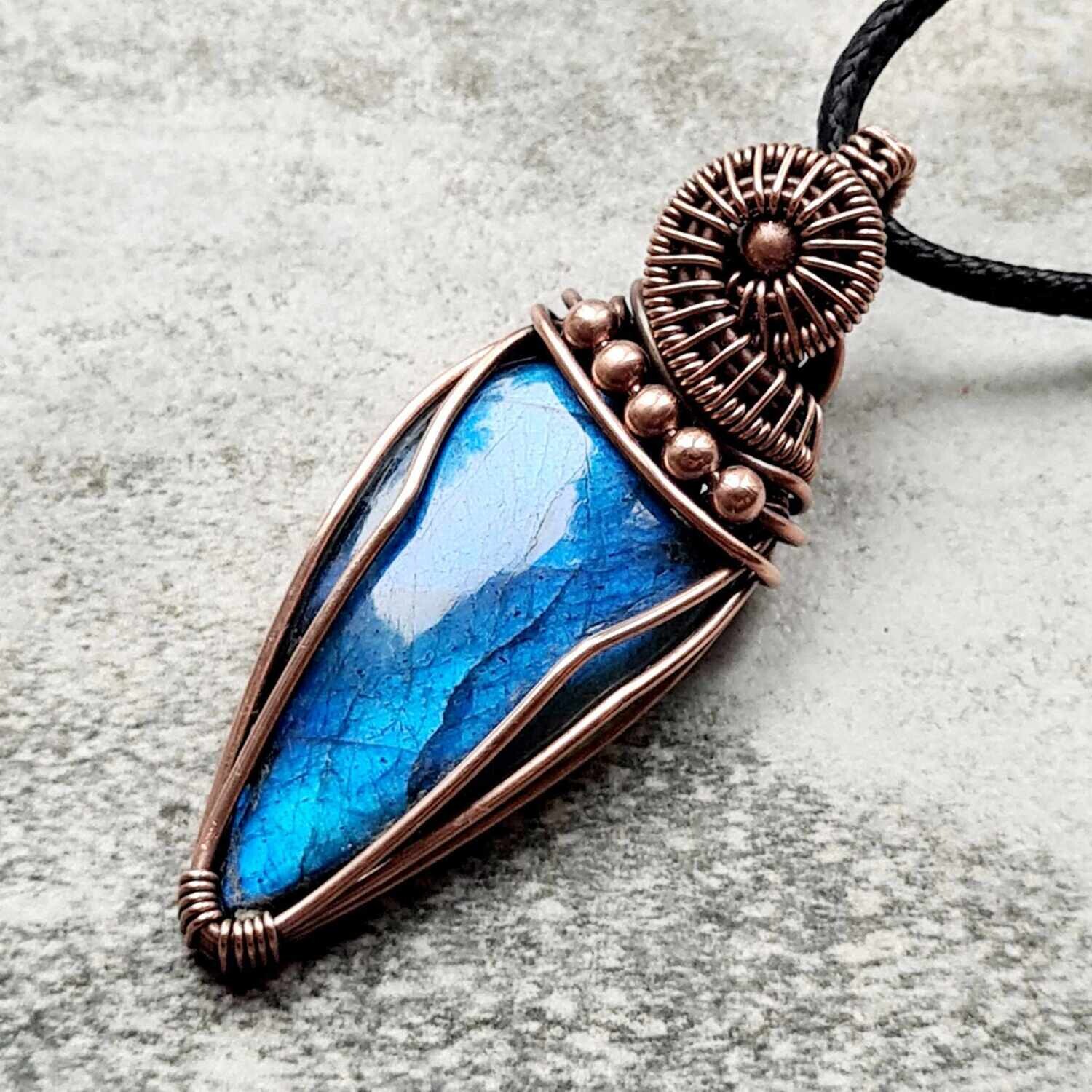 Flashy Blue Labradorite with beads pendant with chain.