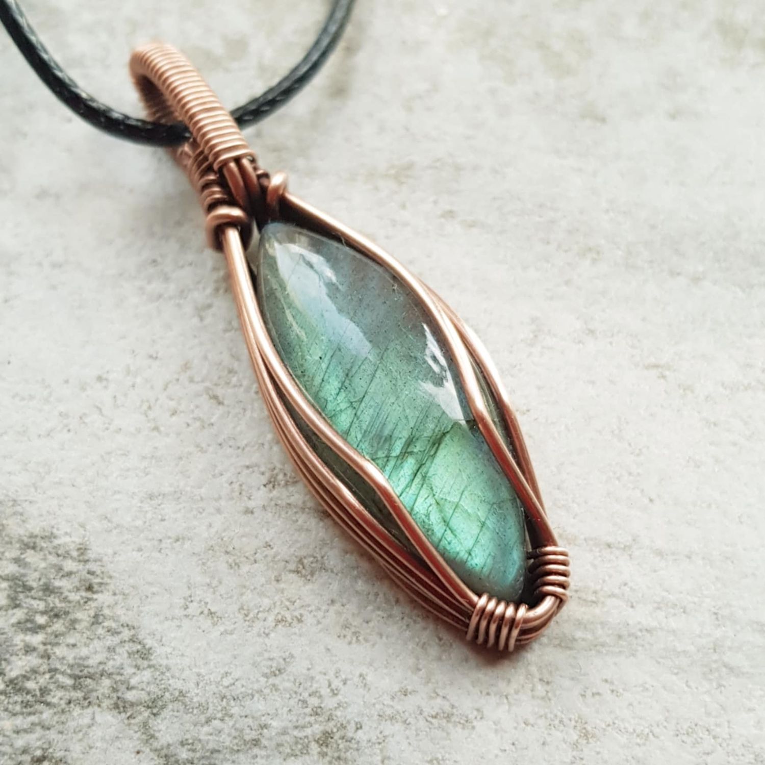 Labradorite pendant with chain.