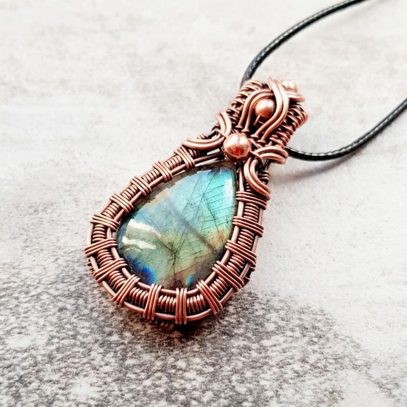 Colourful Labradorite with beads pendant with chain.