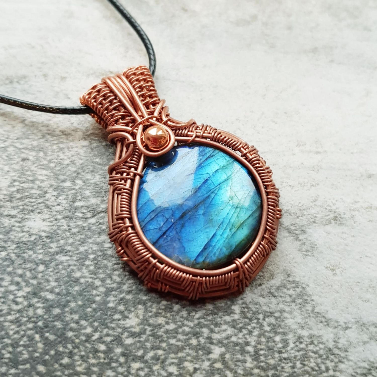Large blue flashy Labradorite pendant with chain.