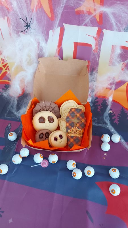 Cookie box