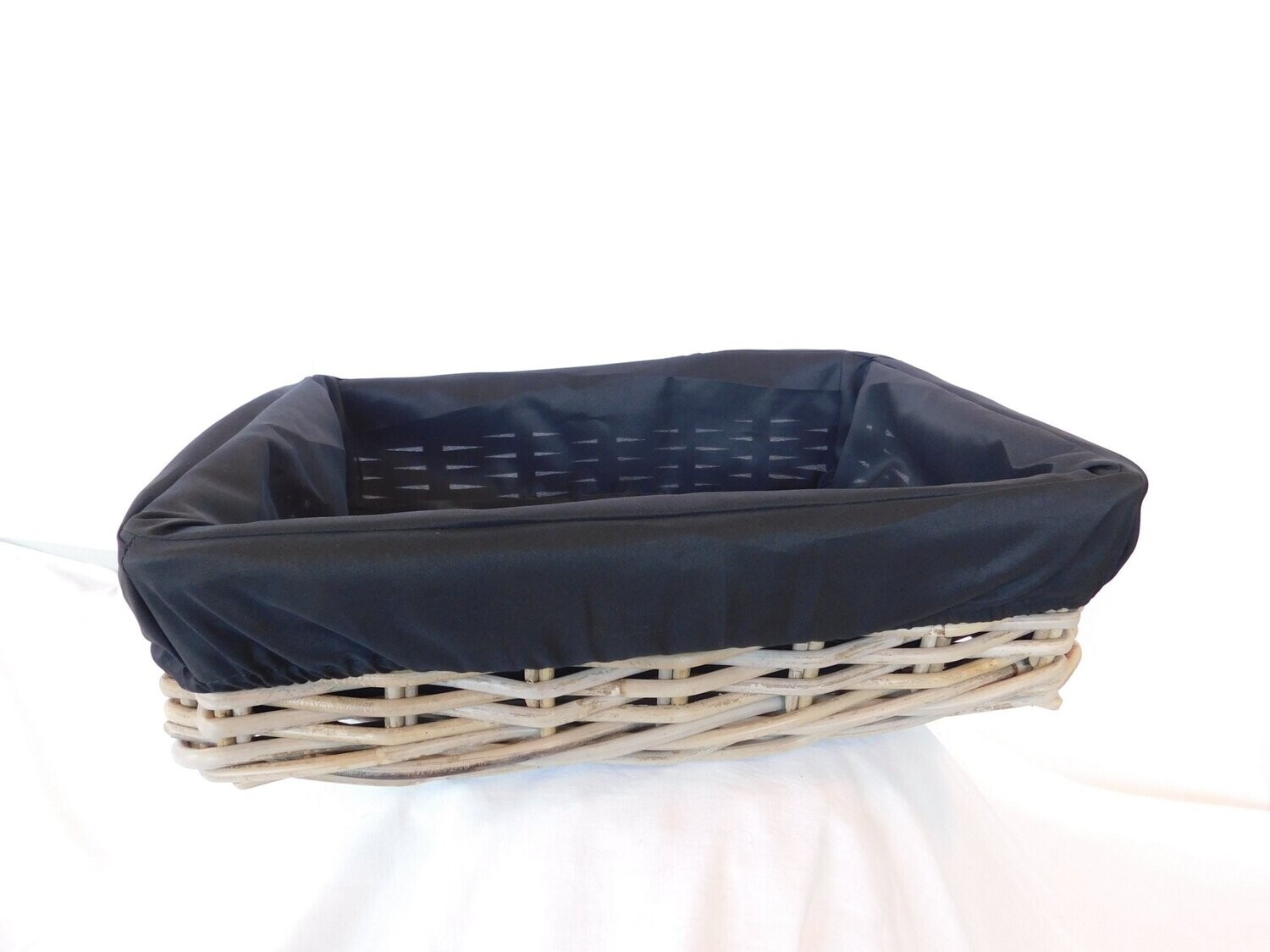 Etalagemand Artisan Kubu met zwarte stof 40*30*12 cm