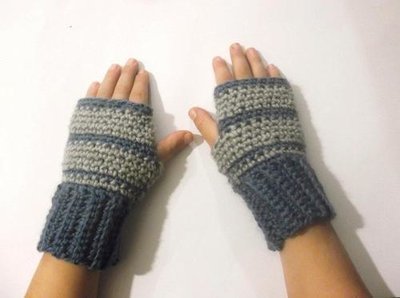 Mens/boys Green/Blue Fingerless Gloves