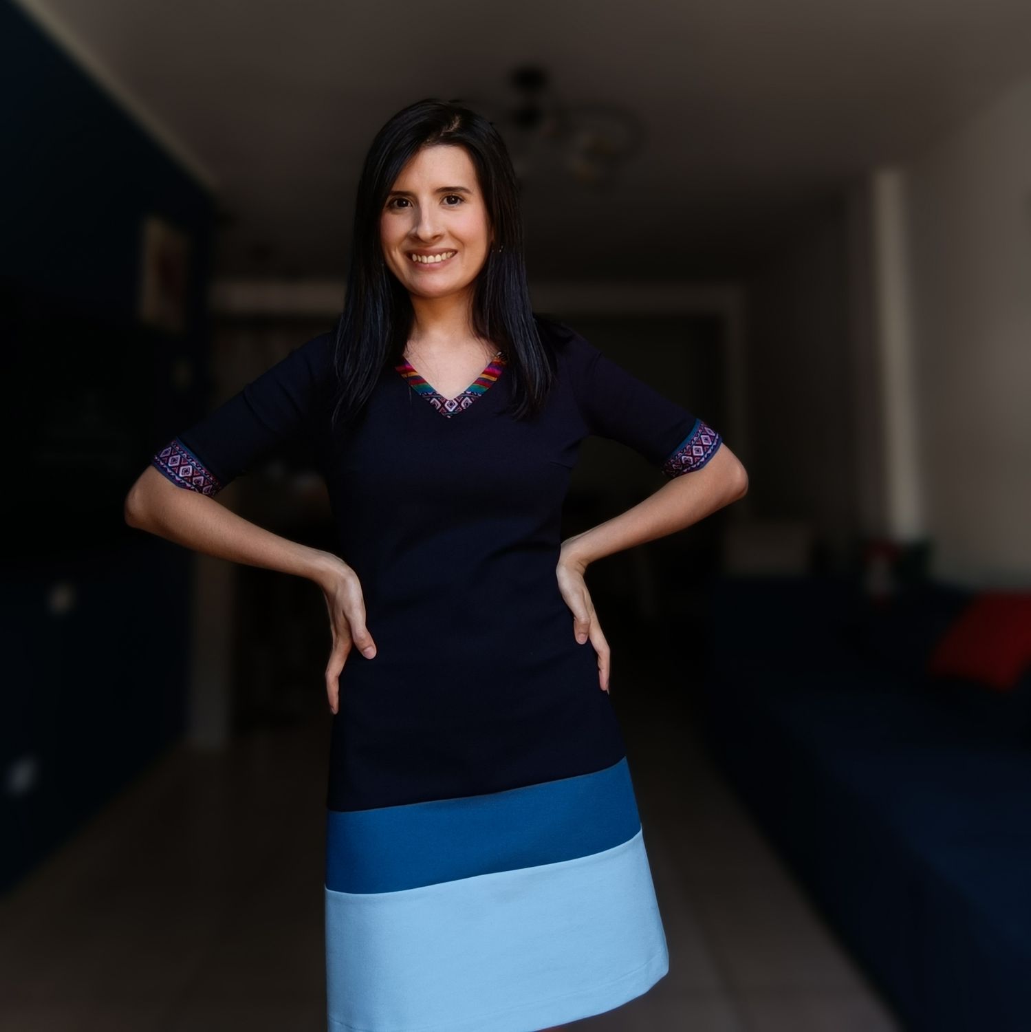 Vestido Azul cuello V con detalle