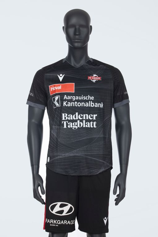 Macron – Auswärtsshirt 1. Mannschaft mit Sponsoren- und FC Baden Logo