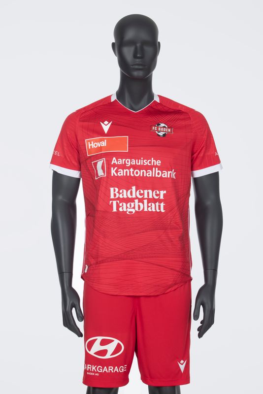 Macron – Heimshirt  1. Mannschaft mit Sponsoren- und FC Baden Logo