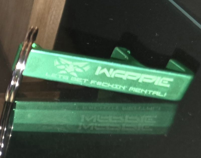 Wappie Sleutelhanger flesopener en telefoonstandaard